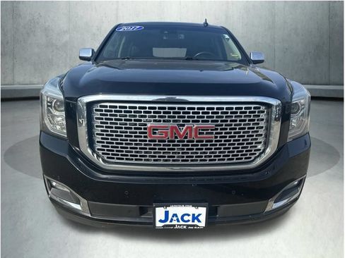 Used 2017 GMC Yukon Denali AWD/4WD image 10