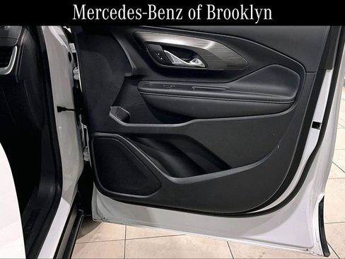 Used 2023 GMC Terrain SLT AWD/4WD image 22