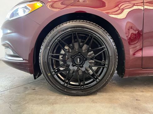 Used 2018 Ford Fusion Titanium image 14