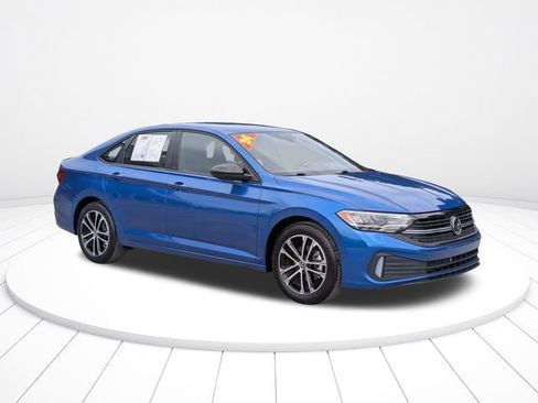 Used 2024 Volkswagen Jetta Sport FWD image 2