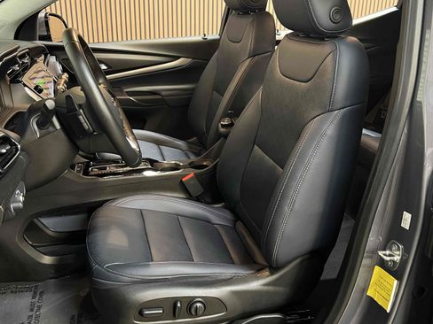Used 2022 Chevrolet Bolt EUV LT w/ Convenience Package FWD image 38