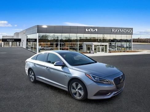 Used 2016 Hyundai Sonata Limited w/ Option Group 02 FWD image 1