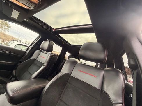 Used 2017 Jeep Grand Cherokee Trailhawk w/ Trailhawk Luxury Group image 13