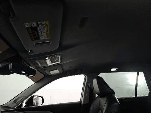 Used 2024 Toyota Grand Highlander AWD image 11