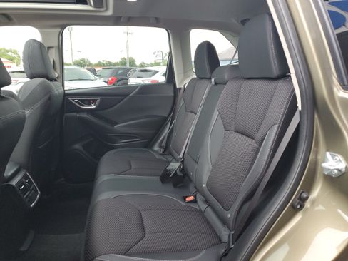Used 2023 Subaru Forester Premium w/ Popular Package #2 AWD/4WD image 28