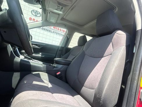 Used 2019 Toyota RAV4 XLE w/ Convenience Package AWD/4WD image 11