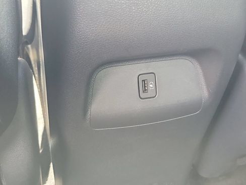 Used 2024 Nissan Sentra SV FWD image 17