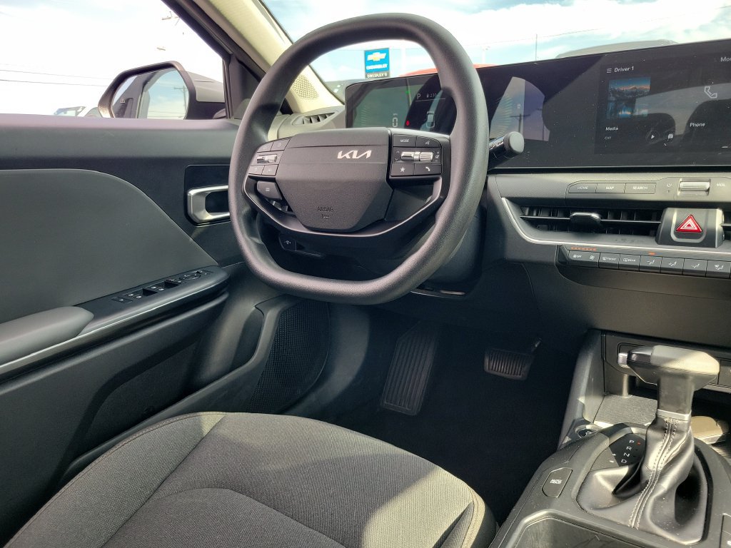 Used 2025 Kia K4 FWD image 13