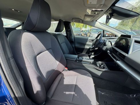 Used 2025 Toyota Prius LE image 34