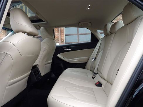 Used 2022 Toyota Avalon XLE image 11