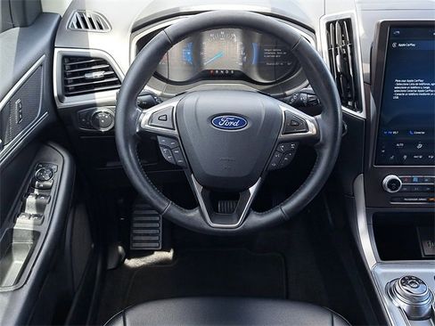 Used 2021 Ford Edge SEL image 16