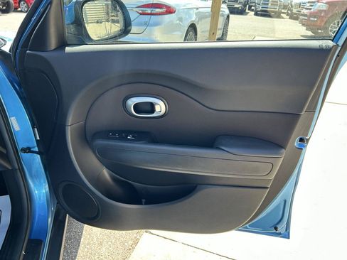 Used 2017 Kia Soul + w/ Designer's Package FWD image 16