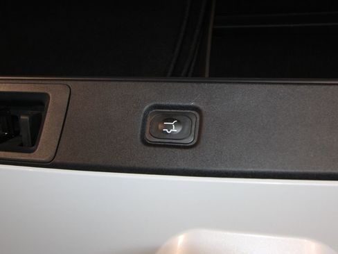 Used 2025 Ford Expedition Platinum w/ Platinum Ultimate Package image 47