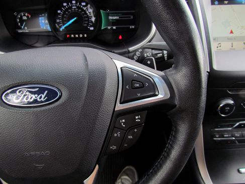 Used 2017 Ford Edge SEL w/ Equipment Group 201A image 32