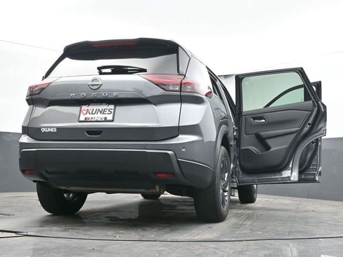 Used 2025 Nissan Rogue SV FWD image 74