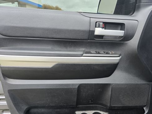 Used 2017 Toyota Tundra SR5 image 13