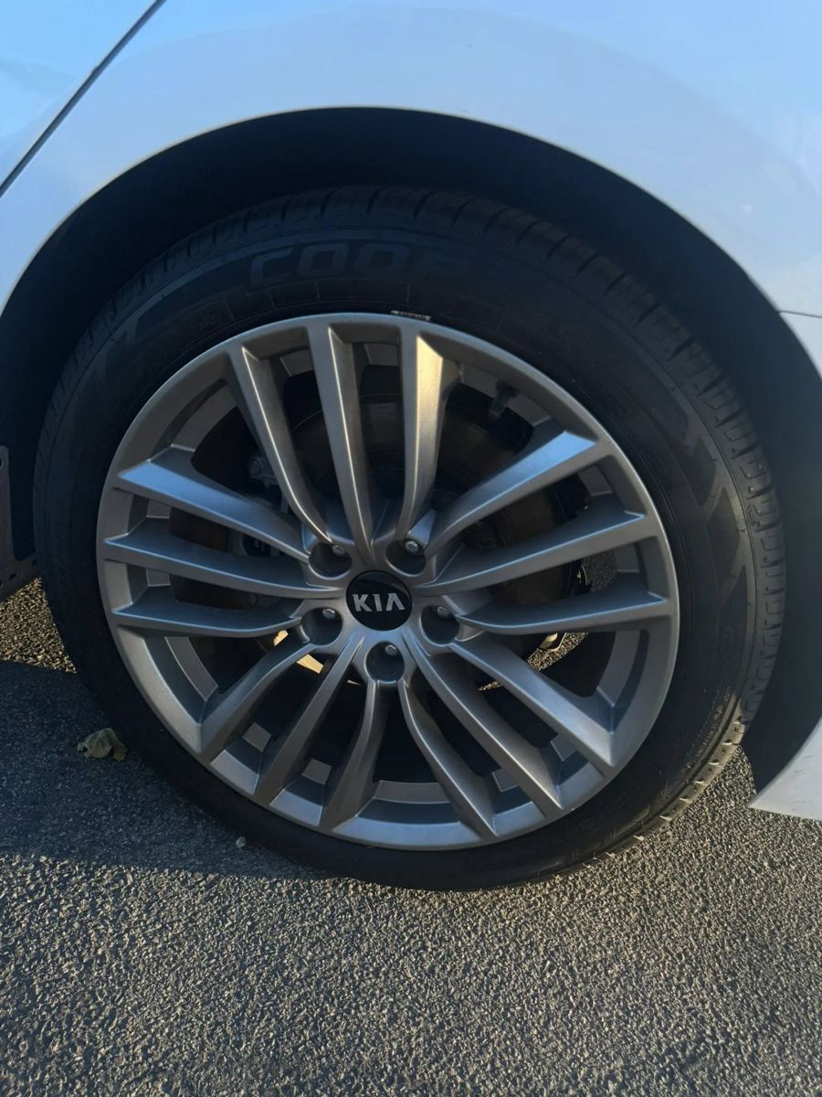 Used 2018 Kia Stinger RWD image 7
