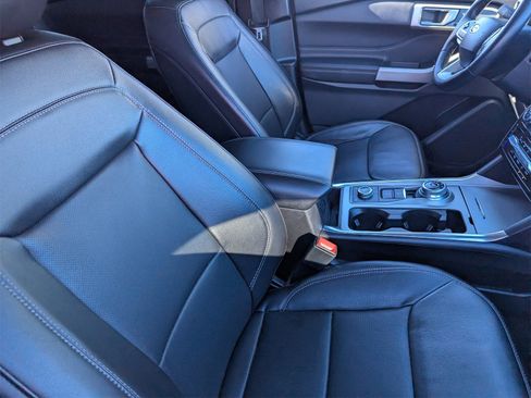 Certified 2023 Ford Explorer Limited image 11