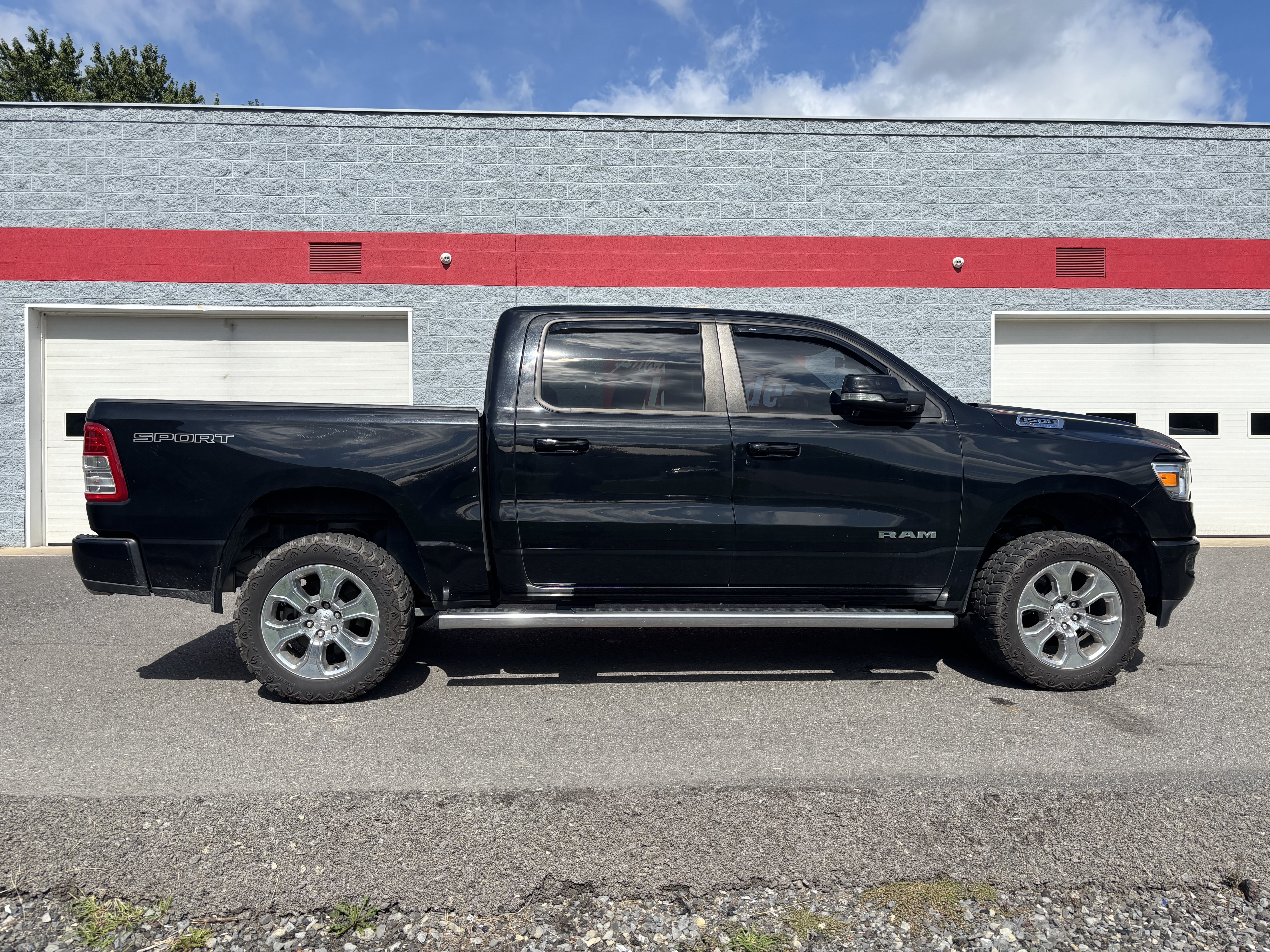 Used 2021 RAM 1500 Big Horn AWD/4WD image 2