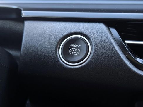 Certified 2025 Kia Seltos SX w/ SX Sunroof Package image 41