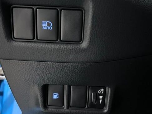 Used 2019 Toyota C-HR XLE FWD image 20