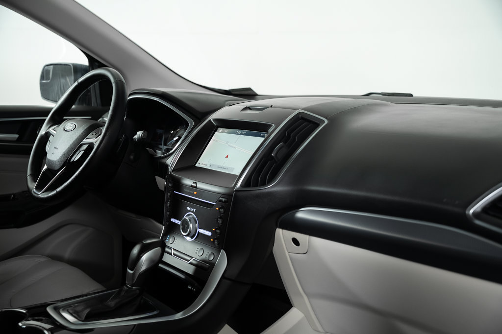 Used 2018 Ford Edge Titanium w/ Equipment Group 301A FWD image 37
