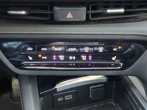 Used 2023 Buick Envision Essence FWD image 22