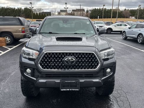 Used 2019 Toyota Tacoma TRD Sport image 9