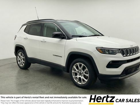 Used 2025 Jeep Compass Limited image 1