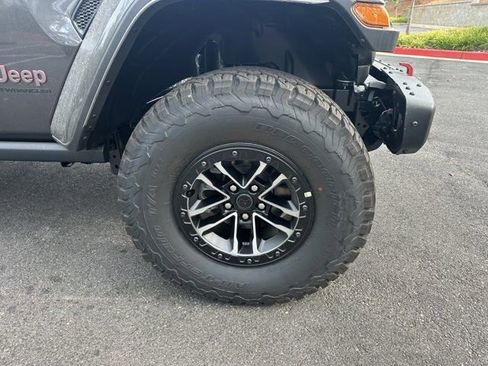 New 2025 Jeep Wrangler Unlimited Rubicon image 12