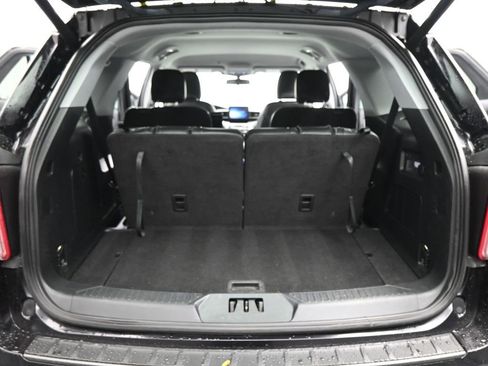 Certified 2022 Ford Explorer XLT w/ Equipment Group 202A image 26