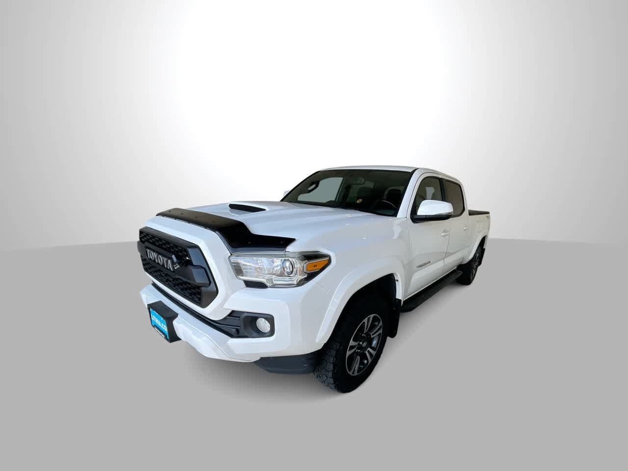 Used 2017 Toyota Tacoma TRD Sport AWD/4WD image 4