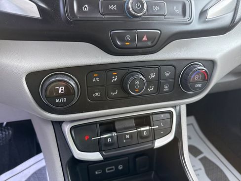 Used 2022 GMC Terrain SLE w/ Driver Convenience Package image 18