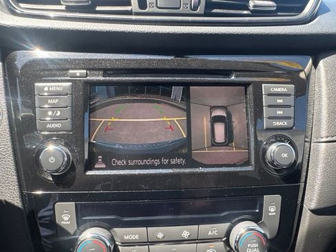 Used 2019 Nissan Rogue SV w/ Premium Package AWD/4WD image 40