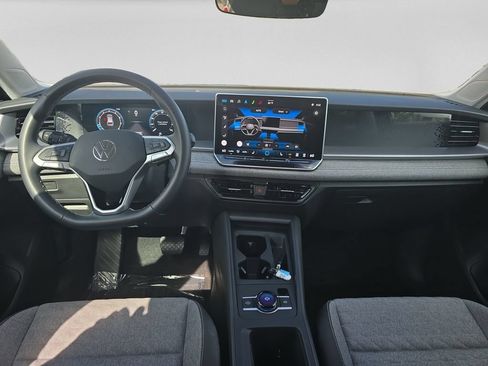 Used 2025 Volkswagen Tiguan S FWD image 18