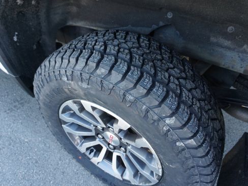 Used 2019 GMC Sierra 1500 AT4 w/ AT4 Premium Package image 12