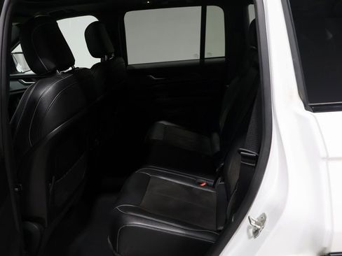 Certified 2023 Jeep Grand Cherokee Altitude image 19