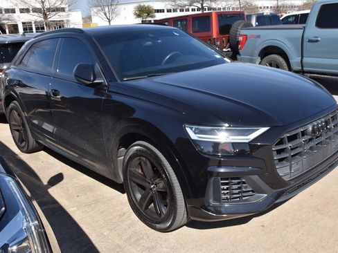 Used 2019 Audi Q8 Premium w/ Convenience Package image 5