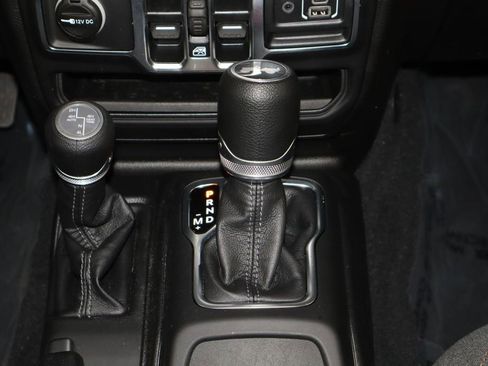 Used 2025 Jeep Wrangler Unlimited Sahara w/ Safety Group image 13