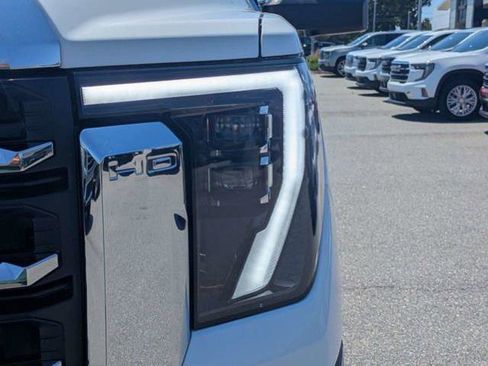 New 2026 GMC Sierra 2500 SLT w/ SLT Premium Package AWD/4WD image 11