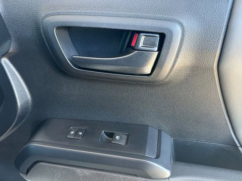 Used 2022 Toyota Tacoma SR w/ SR Convenience Package image 21