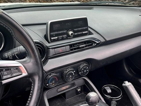 Used 2016 MAZDA MX-5 Miata Sport image 6