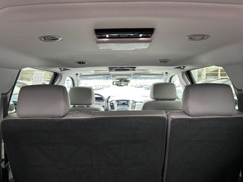 Used 2019 Chevrolet Suburban LT image 11