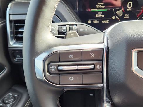 Used 2025 GMC Yukon XL Elevation image 20