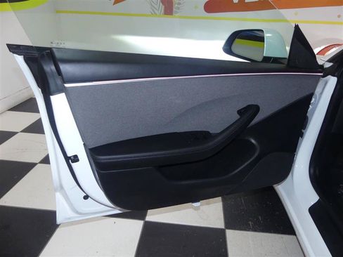Used 2024 Tesla Model 3 Standard Range RWD image 18
