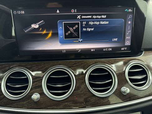 Used 2019 Mercedes-Benz E 450 4MATIC Sedan w/ Premium Package image 25