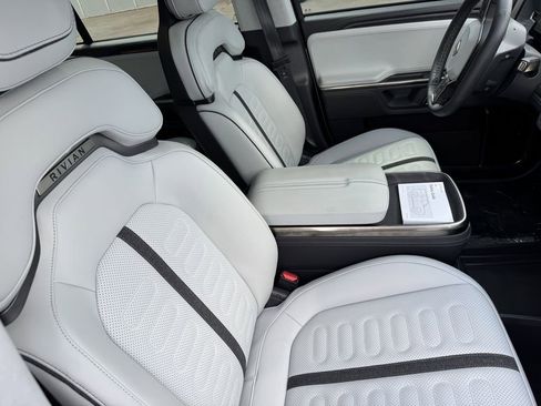 Used 2024 Rivian R1S Adventure AWD/4WD image 29
