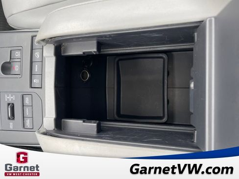 Used 2020 Toyota Highlander XLE image 27