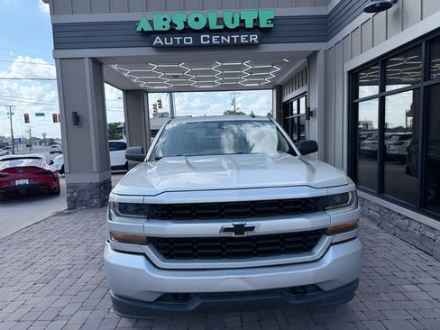 Used 2018 Chevrolet Silverado 1500 Custom w/ Custom Value Package AWD/4WD image 15