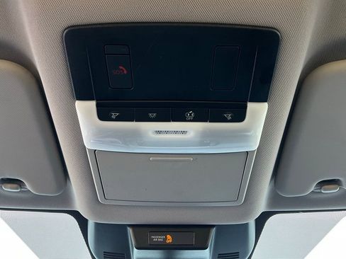 Used 2025 Nissan Rogue SV image 17